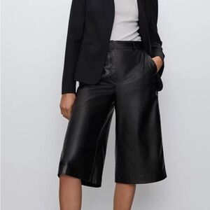Aritzia Babaton Vegan Leather Long Wide Leg Culottes/ Gauchos/ Short in Black